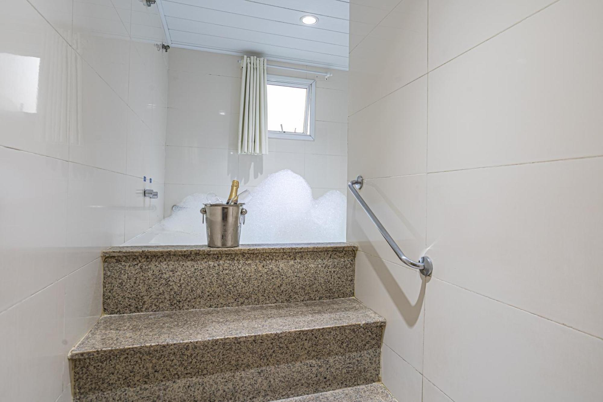 Hotel Coqueiros 6 Carapicuiba ภายนอก รูปภาพ